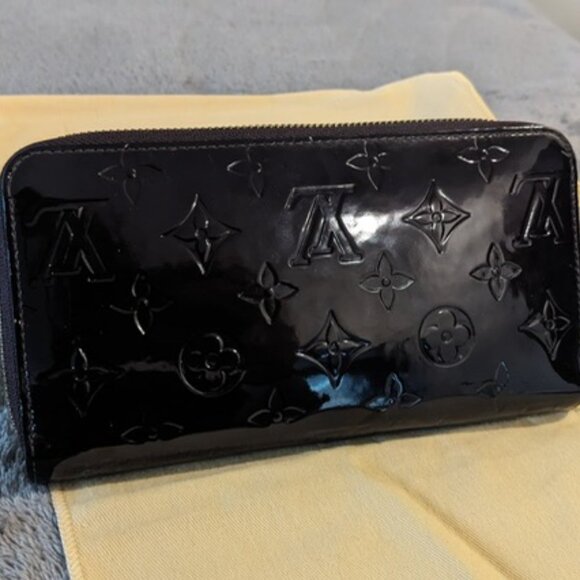 Louis Vuitton Monogram Vernis Zippy Wallet - Picture 4 of 14